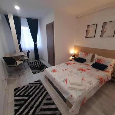 Studio Elvetia Apartment Deva Ngoại thất bức ảnh